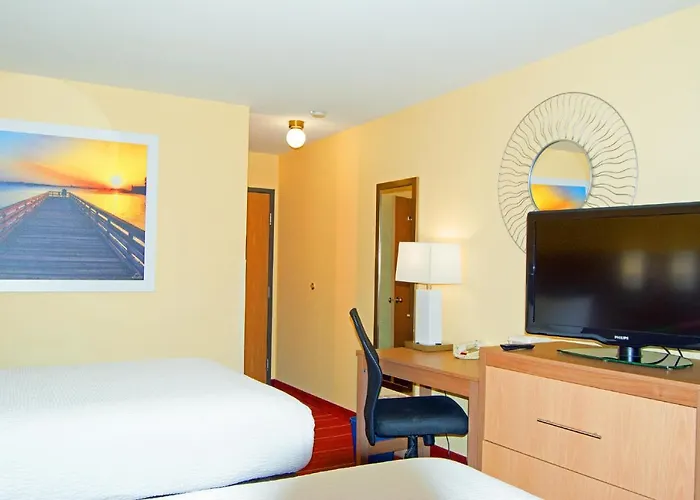 Days Inn By Wyndham Marquette